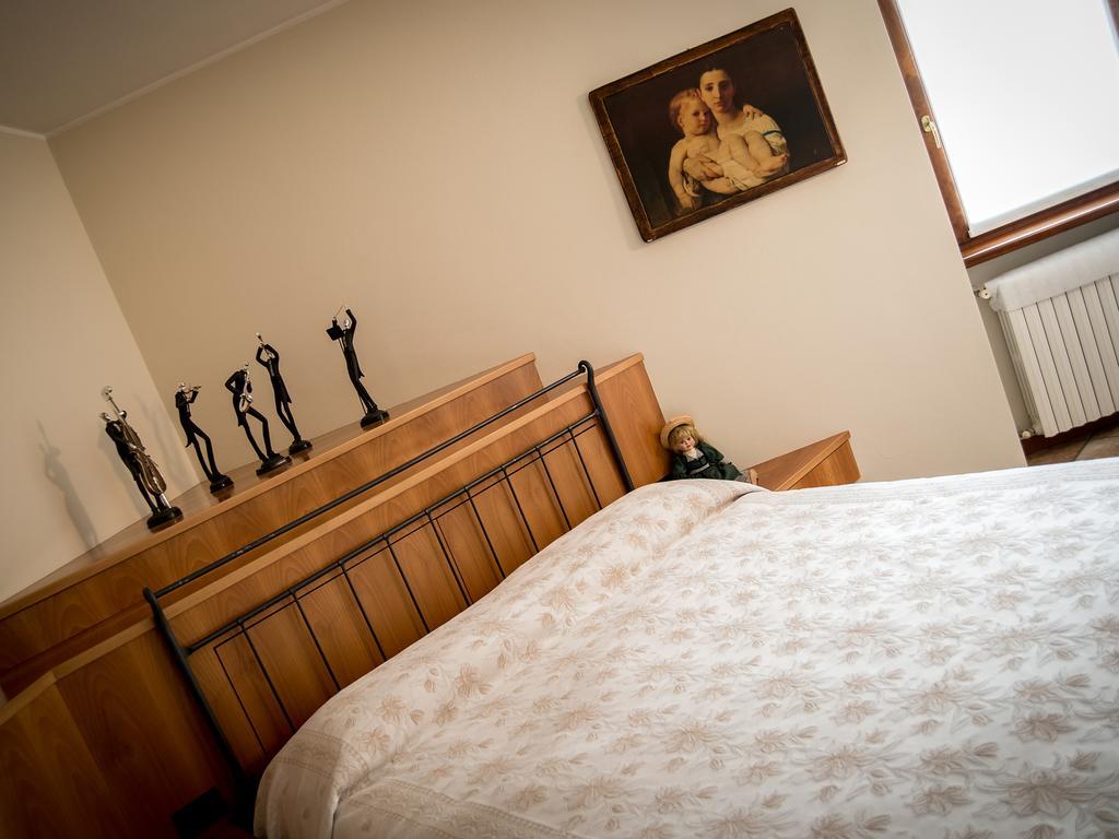 B&B Del Gran Ducato Di Alzano Sopra Alzano Lombardo Szoba fotó